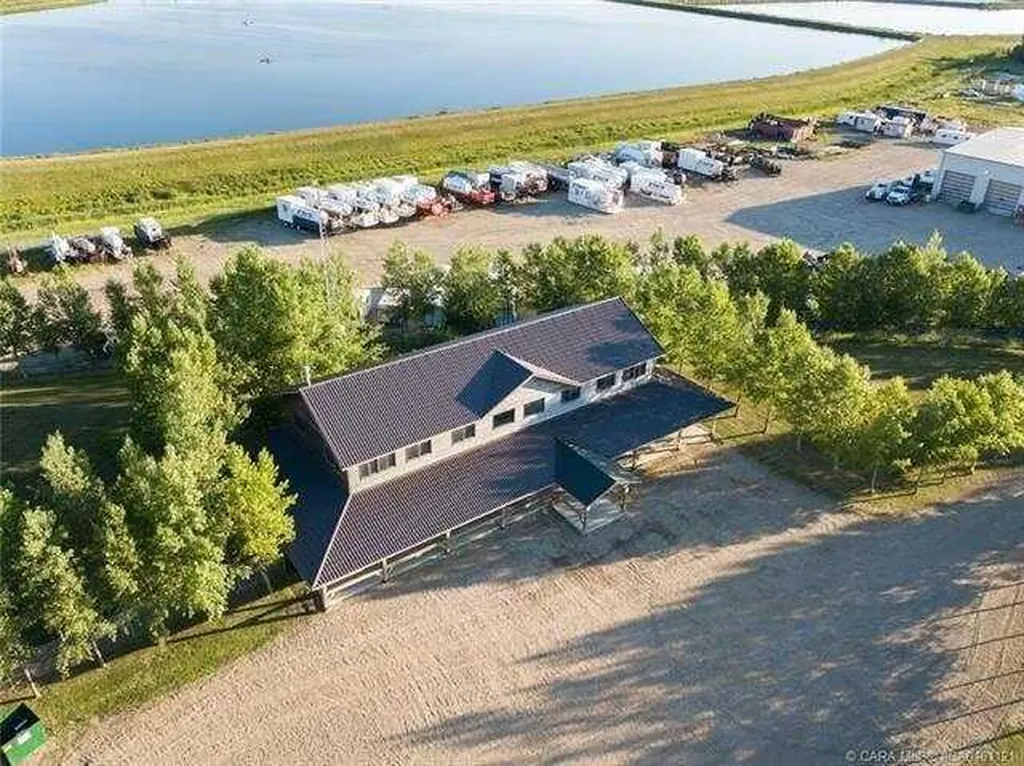 8 30 Street Sylvan Lake AB T4S 2P3