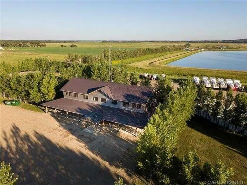 8 30 Street Sylvan Lake AB T4S 2P3