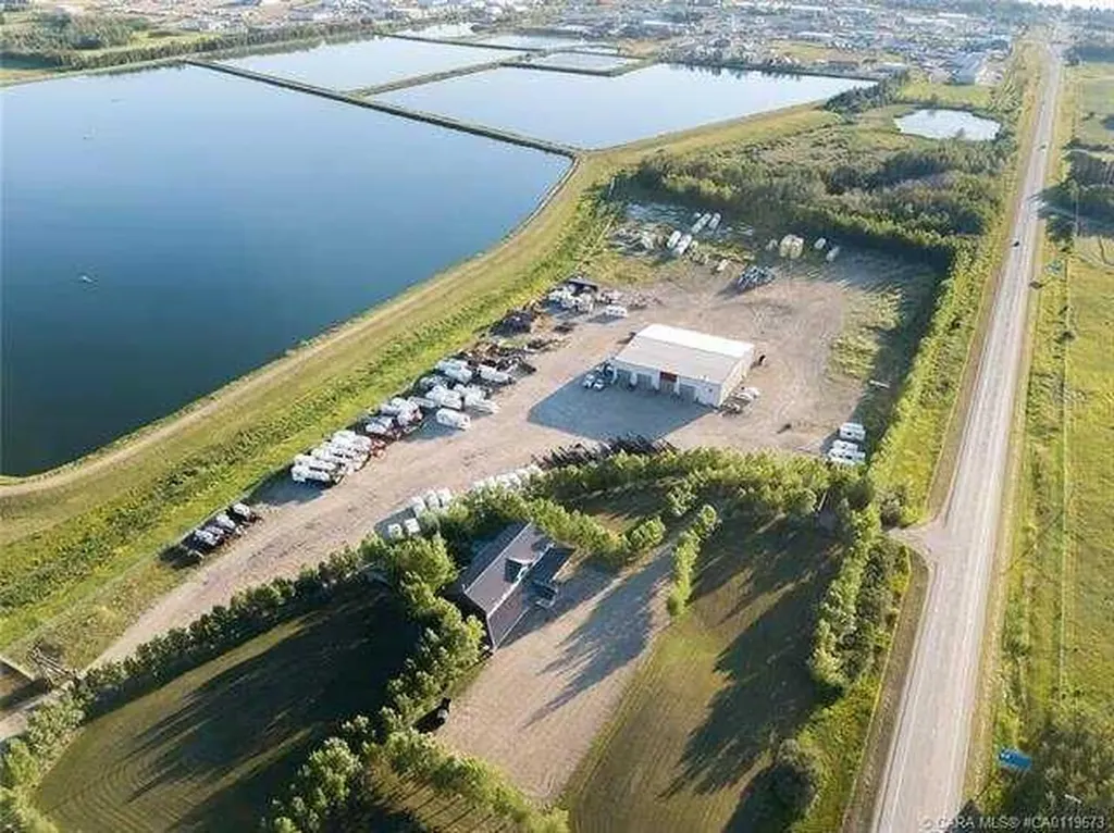 8 30 Street Sylvan Lake AB T4S 2P3