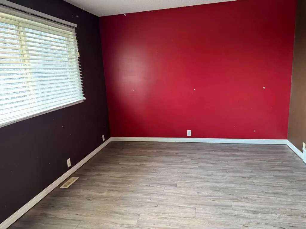 220 Erin Mount Crescent SE Calgary AB T2B 2T2