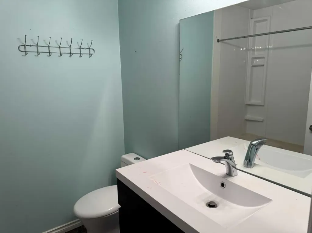 220 Erin Mount Crescent SE Calgary AB T2B 2T2