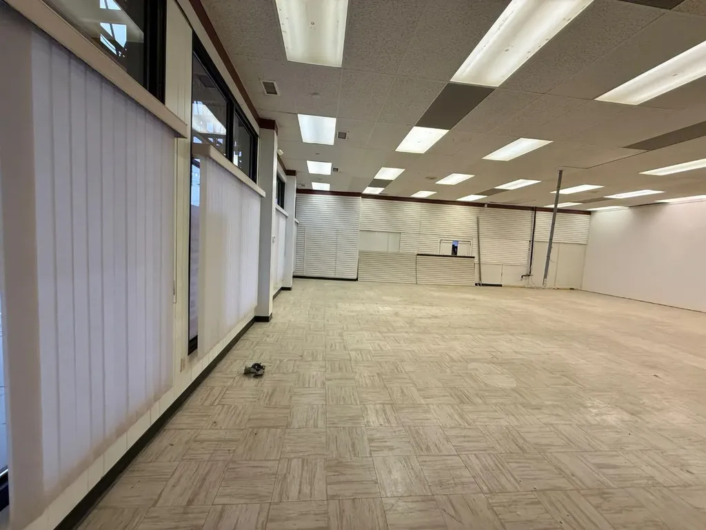111 Government Road Hinton AB T7V1B7