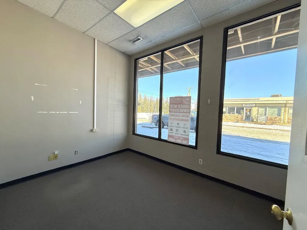 105 Government Road Hinton AB T7V1B7