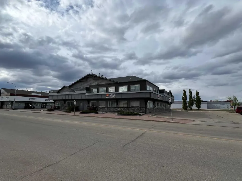9824 97 Avenue Grande Prairie AB T8V 7K2