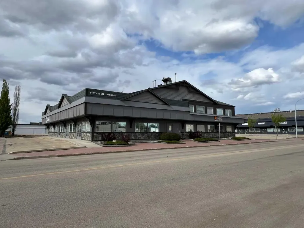 9824 97 Avenue Grande Prairie AB T8V 7K2