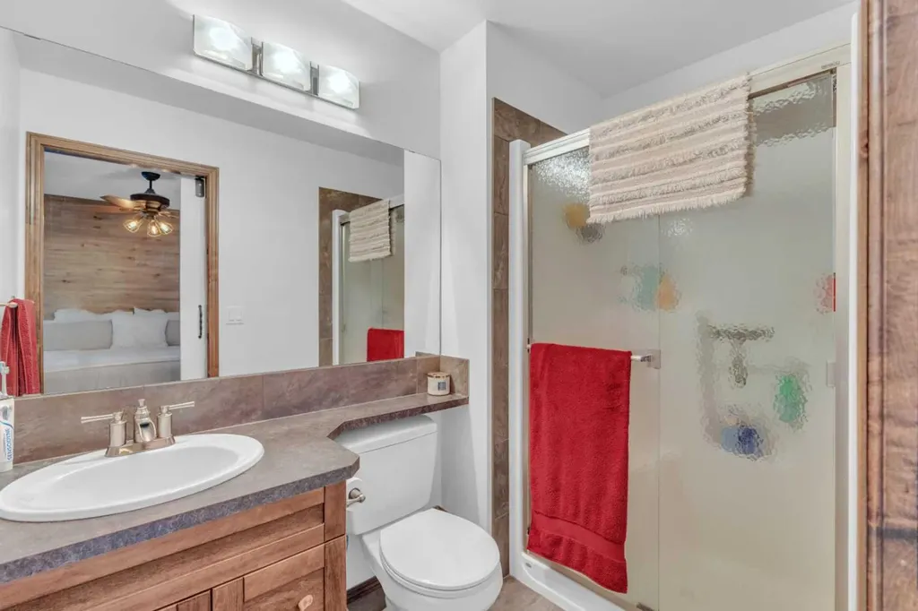 72 Rozier Close Sylvan Lake AB T4S 0B7