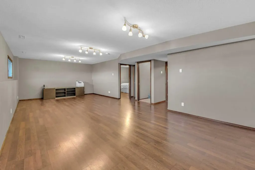 72 Rozier Close Sylvan Lake AB T4S 0B7