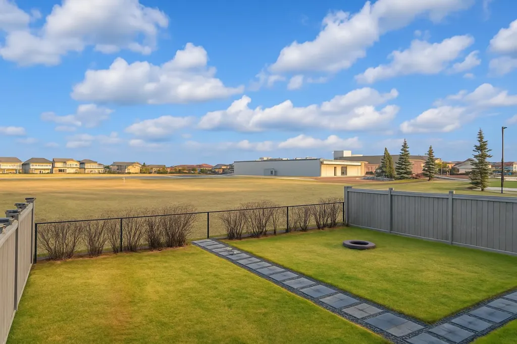 72 Rozier Close Sylvan Lake AB T4S 0B7