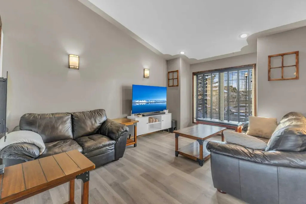 72 Rozier Close Sylvan Lake AB T4S 0B7