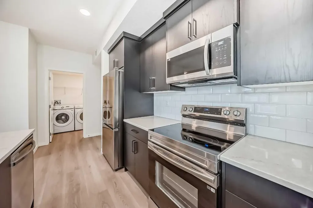 245 Edith Place NW Calgary AB T3R 2M7