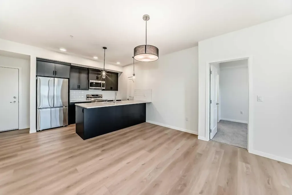 245 Edith Place NW Calgary AB T3R 2M7