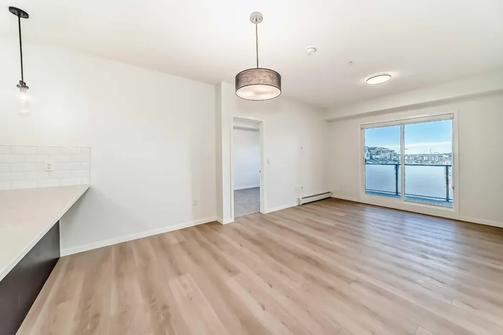 245 Edith Place NW Calgary AB T3R 2M7