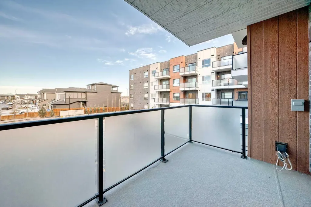245 Edith Place NW Calgary AB T3R 2M7