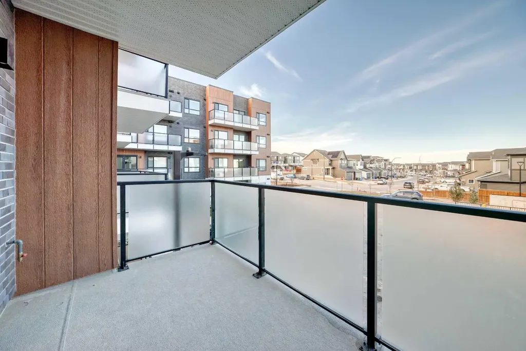 245 Edith Place NW Calgary AB T3R 2M7