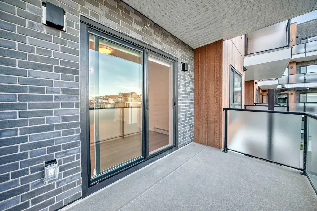 245 Edith Place NW Calgary AB T3R 2M7