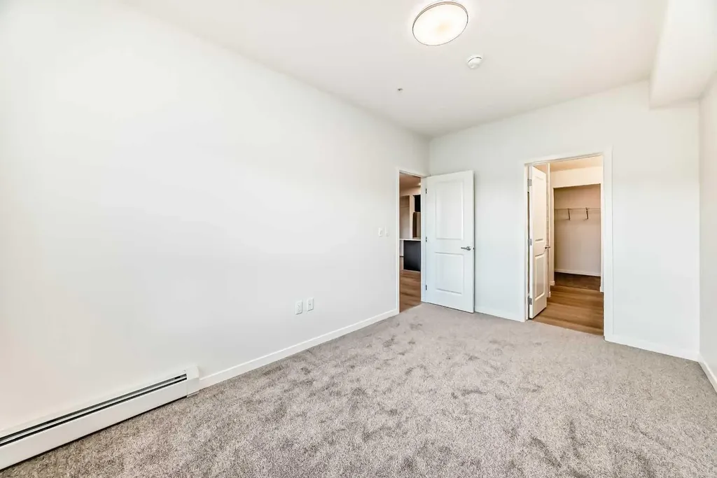 245 Edith Place NW Calgary AB T3R 2M7