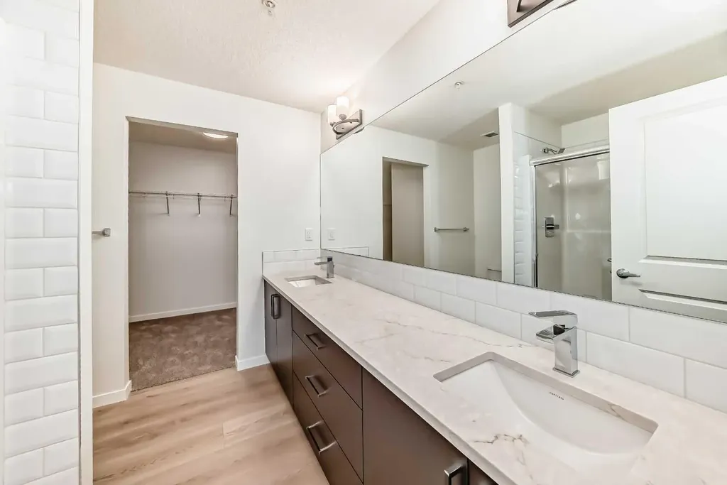 245 Edith Place NW Calgary AB T3R 2M7