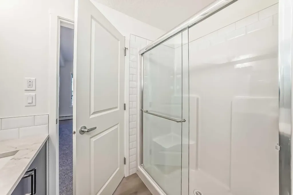 245 Edith Place NW Calgary AB T3R 2M7