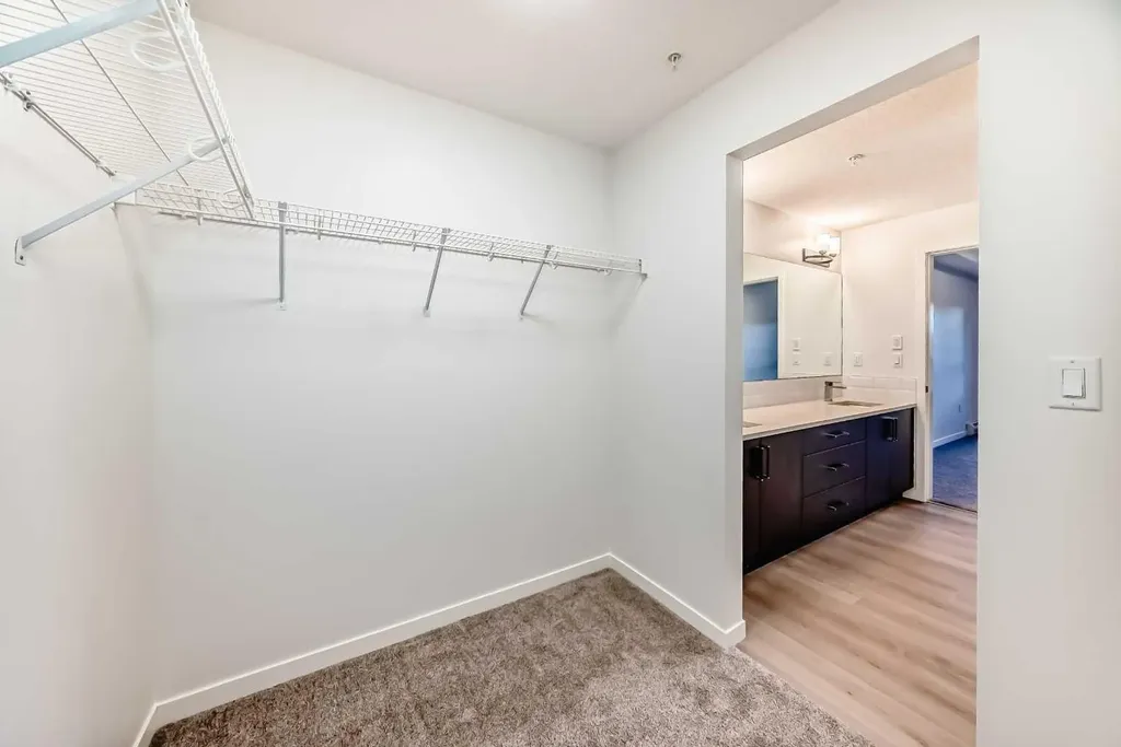 245 Edith Place NW Calgary AB T3R 2M7