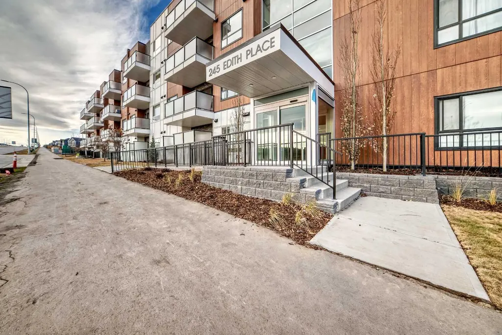 245 Edith Place NW Calgary AB T3R 2M7