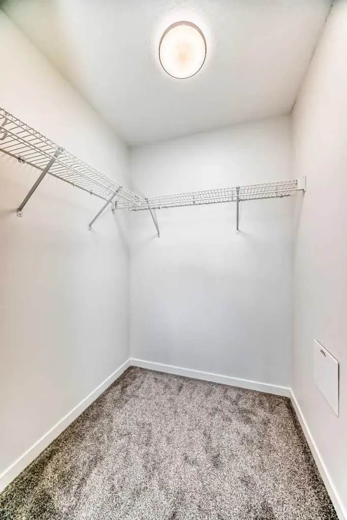 245 Edith Place NW Calgary AB T3R 2M7