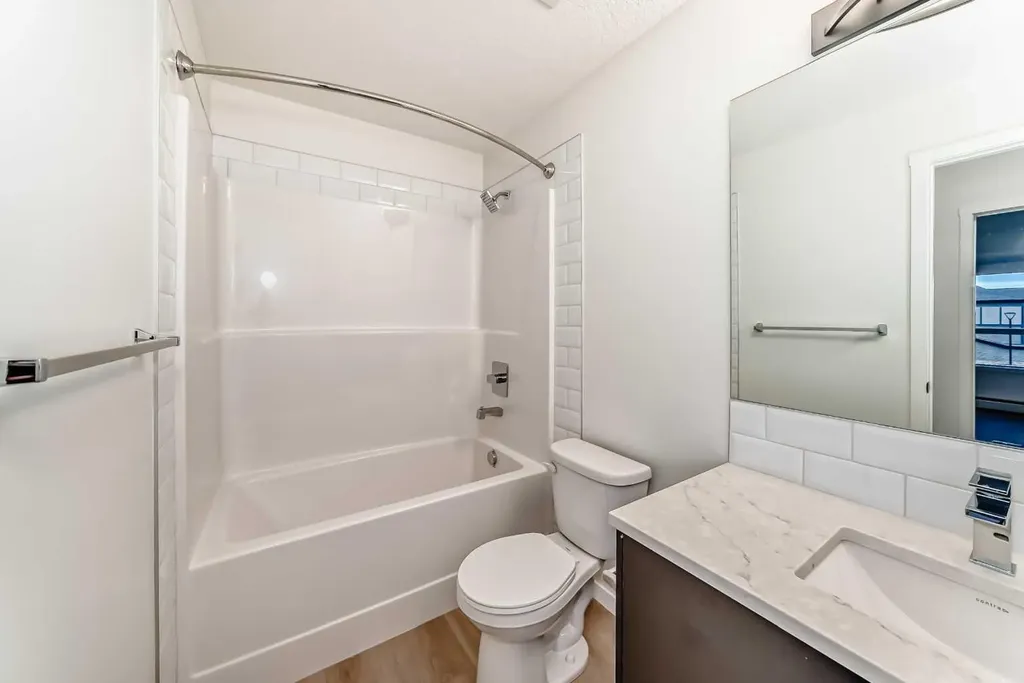 245 Edith Place NW Calgary AB T3R 2M7