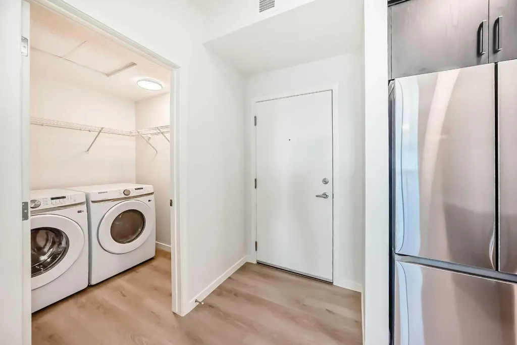 245 Edith Place NW Calgary AB T3R 2M7