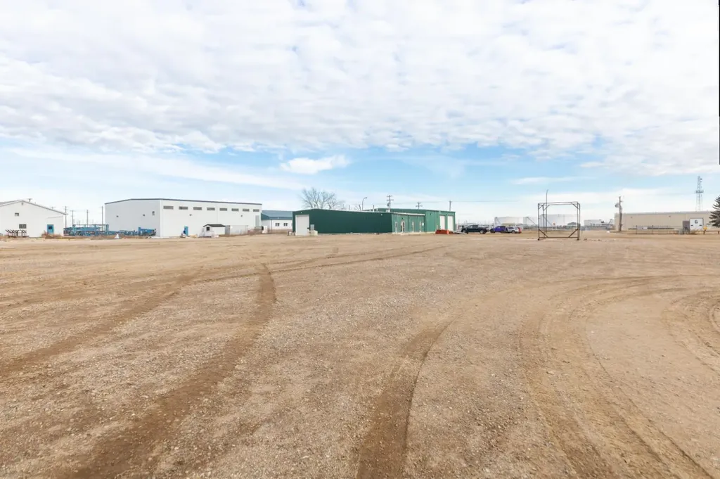 5520 59 Avenue Lloydminster AB T9V 0C7