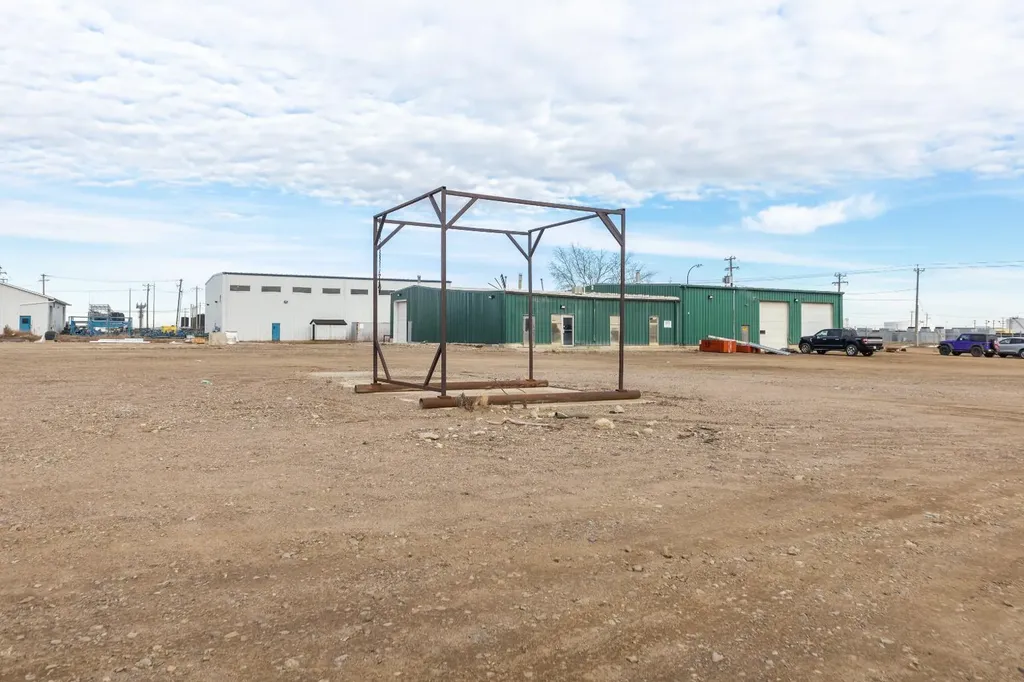 5520 59 Avenue Lloydminster AB T9V 0C7