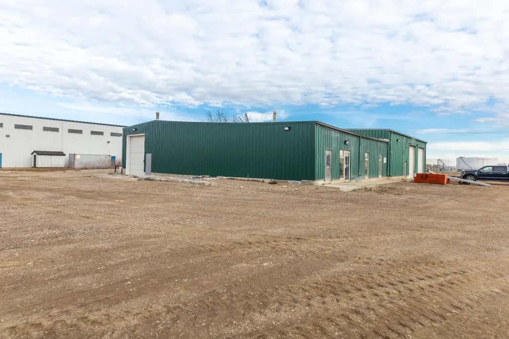 5520 59 Avenue Lloydminster AB T9V 0C7