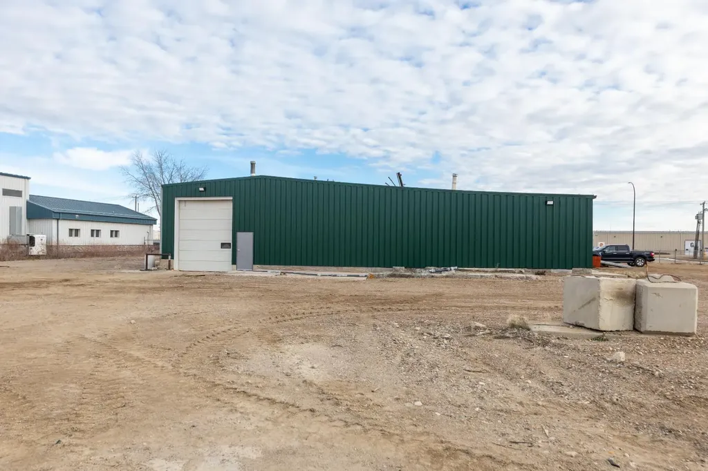 5520 59 Avenue Lloydminster AB T9V 0C7
