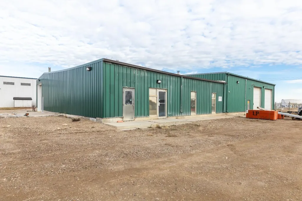 5520 59 Avenue Lloydminster AB T9V 0C7