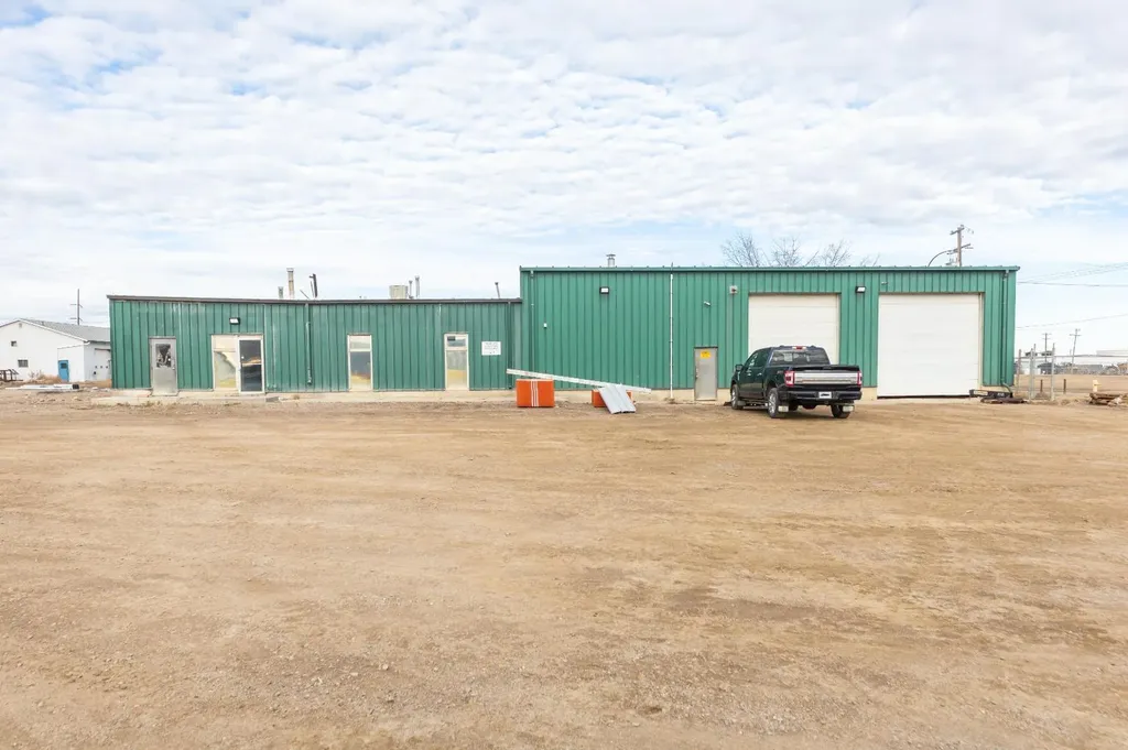 5520 59 Avenue Lloydminster AB T9V 0C7