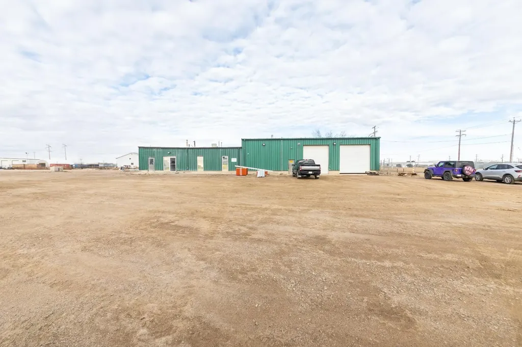 5520 59 Avenue Lloydminster AB T9V 0C7