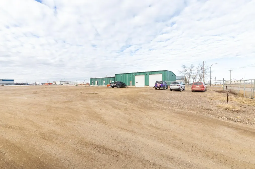 5520 59 Avenue Lloydminster AB T9V 0C7