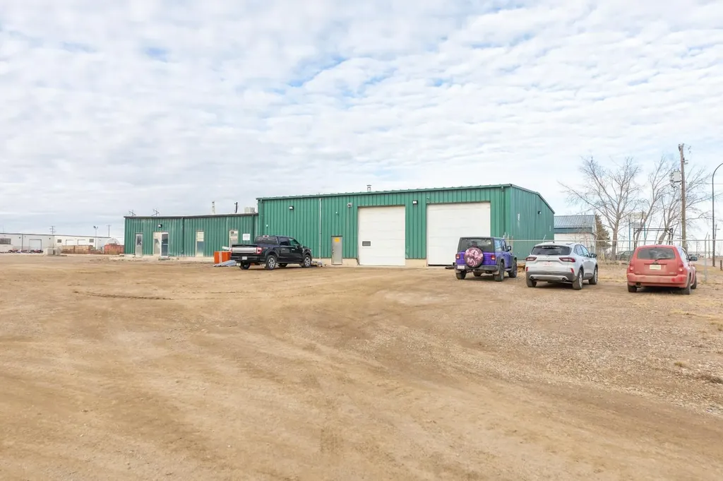 5520 59 Avenue Lloydminster AB T9V 0C7