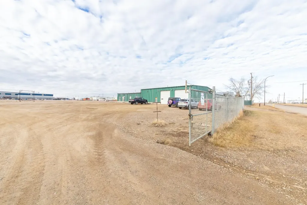 5520 59 Avenue Lloydminster AB T9V 0C7