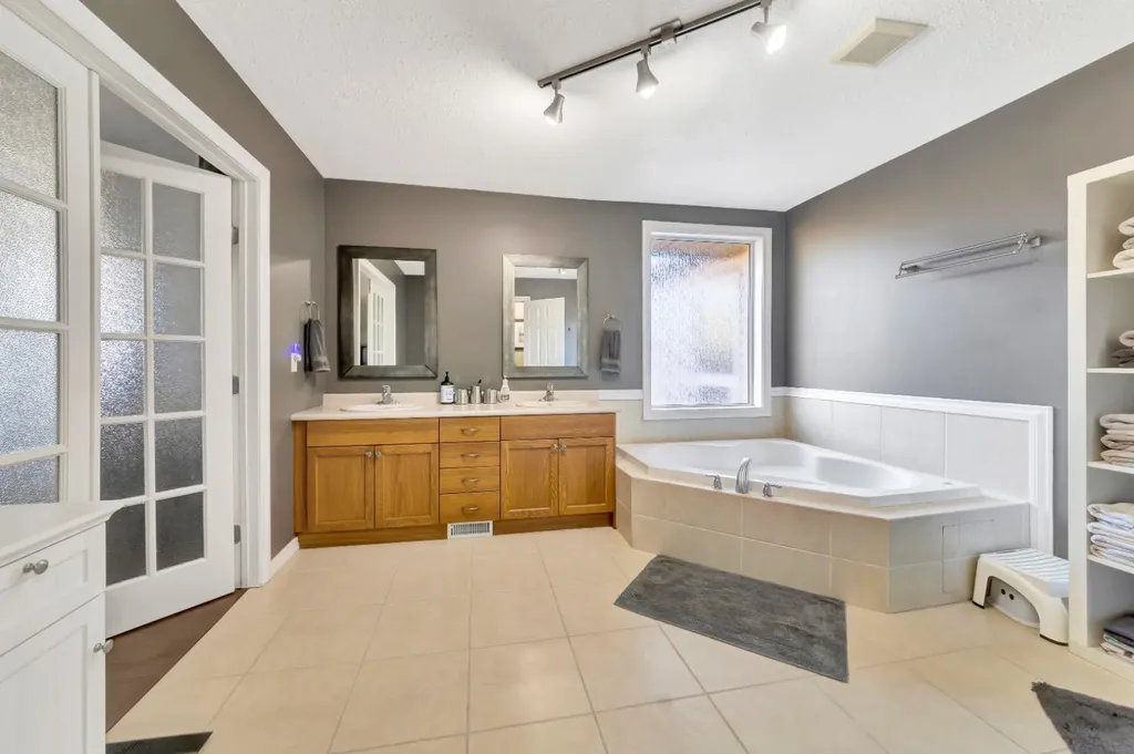 105 1st Avenue West Waseca SK S0M 3A0