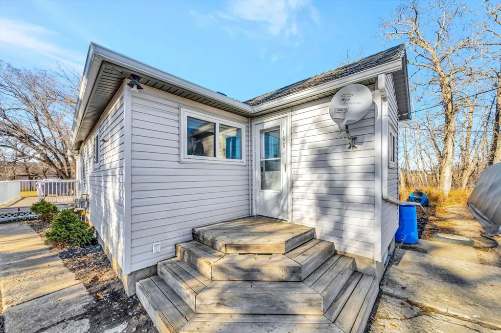 105 1st Avenue West Waseca SK S0M 3A0