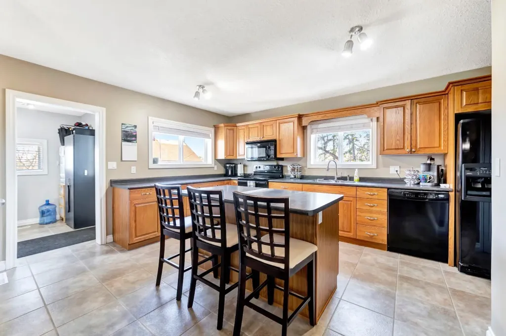 105 1st Avenue West Waseca SK S0M 3A0