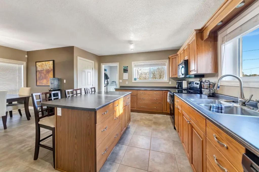 105 1st Avenue West Waseca SK S0M 3A0
