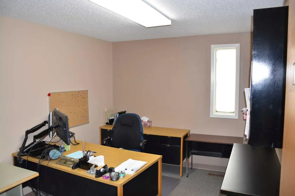 9910 97 Avenue Peace River AB T8S 1S5