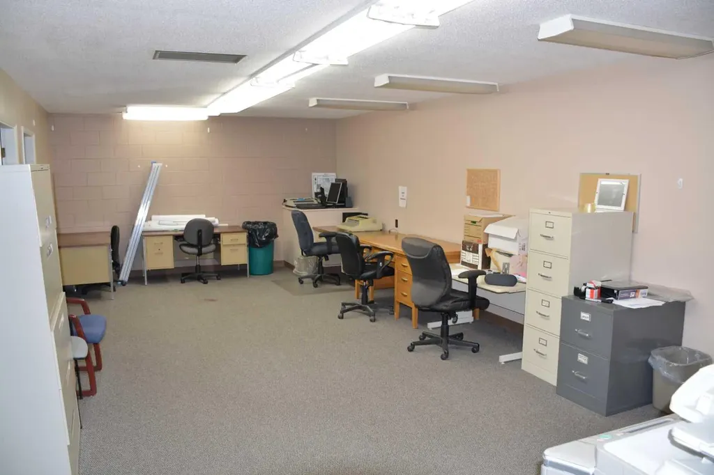 9910 97 Avenue Peace River AB T8S 1S5