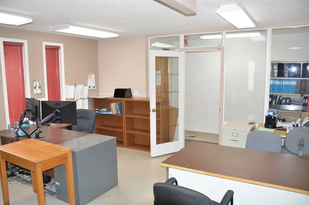 9910 97 Avenue Peace River AB T8S 1S5