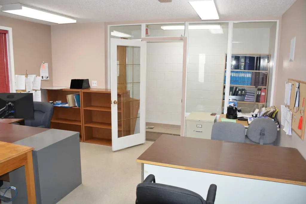 9910 97 Avenue Peace River AB T8S 1S5