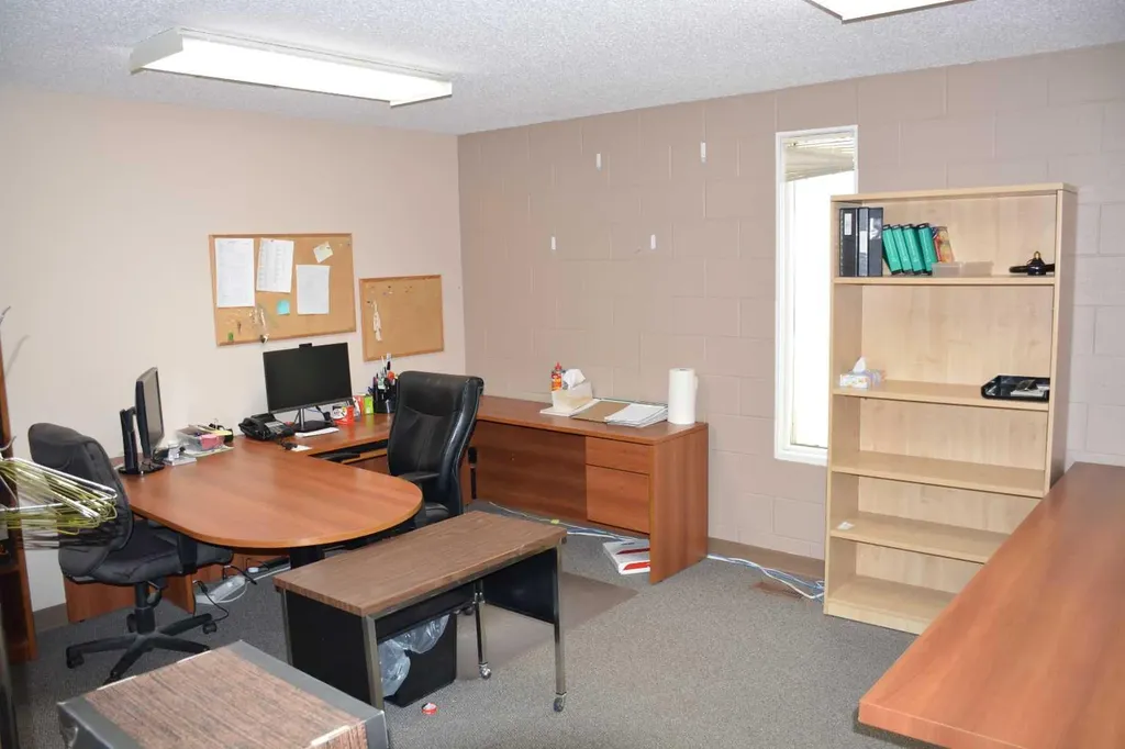 9910 97 Avenue Peace River AB T8S 1S5