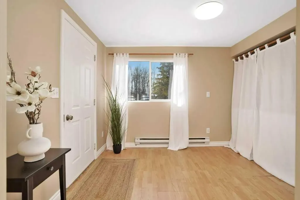 8 Sunnyside Drive Rural Ponoka County AB T0C 2J0