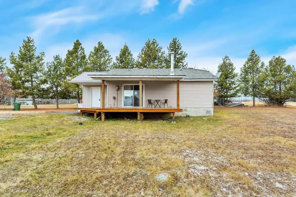 8 Sunnyside Drive Rural Ponoka County AB T0C 2J0