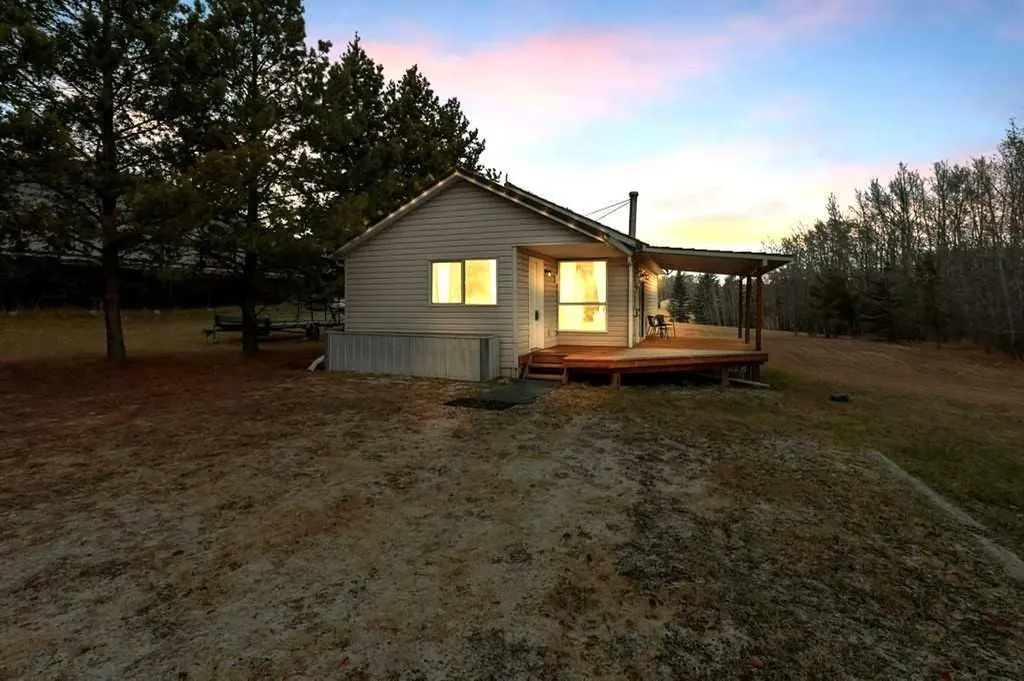 8 Sunnyside Drive Rural Ponoka County AB T0C 2J0