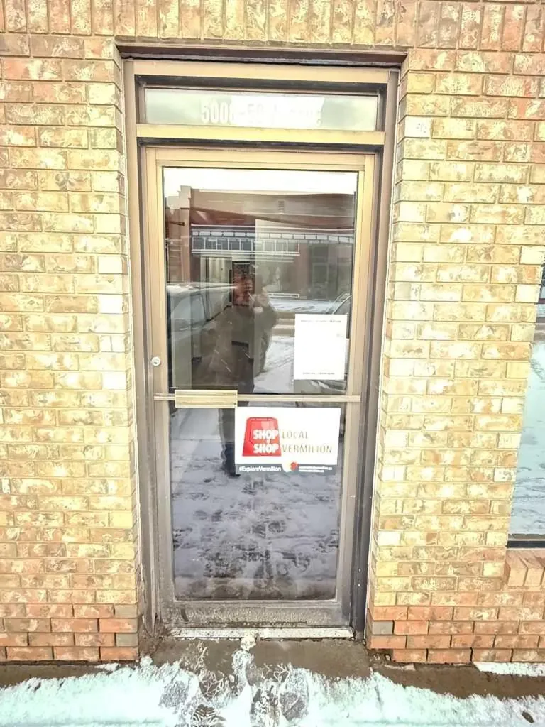 5008 50 Avenue Vermilion AB T9X 1A3